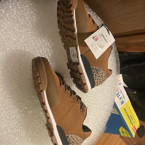 Joules Ramble dark tan shoes new with tags size 7 - Picture 2 of 2